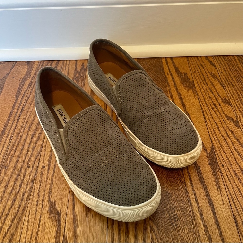 Steve Madden Brown and Dot sneakers